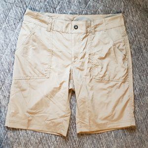 NWOT Columbia Khaki Bermuda Shorts